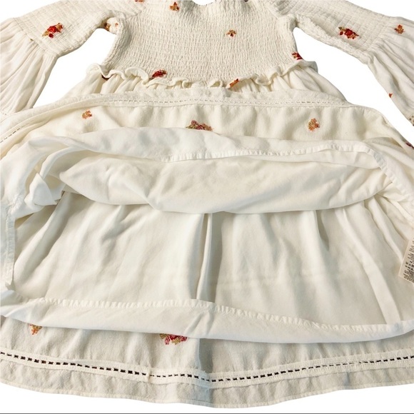 FREE PEOPLE CREAMY WHITE COLORED FRONT SMOCKED DRESS WITH RED FLOWER EMBROIDERY - Picture 7 of 11